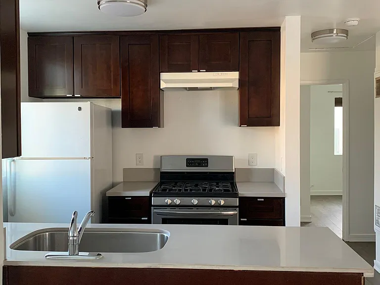 621 N Benton Way #5 — Photo 1