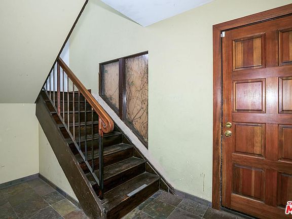 3rd image of 1007 N Beverly Glen Blvd