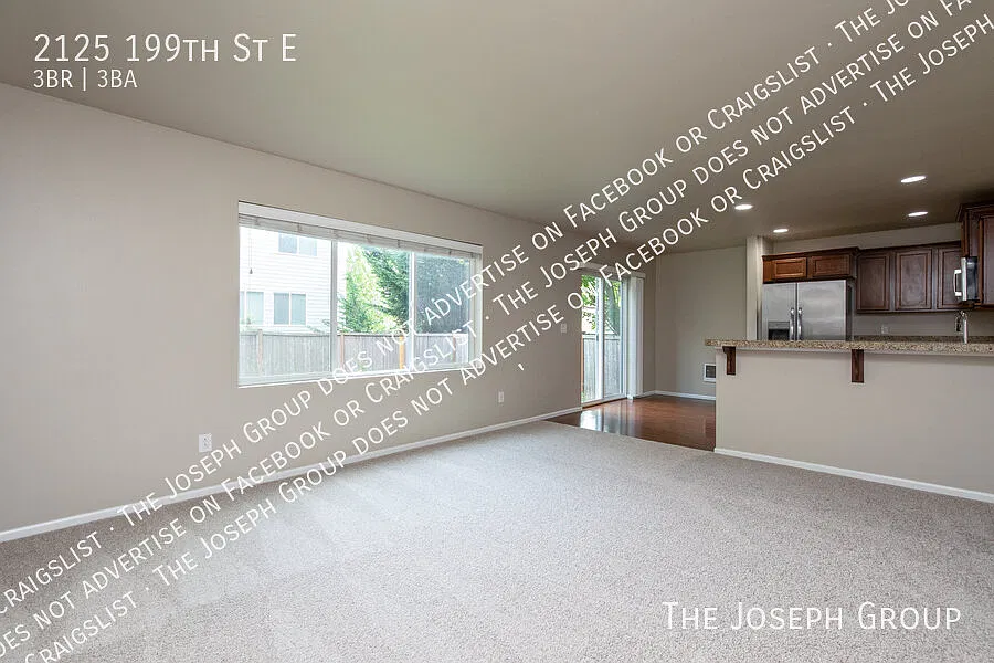 Spacious 3-Bedroom Retreat in Spanaway — Photo 4