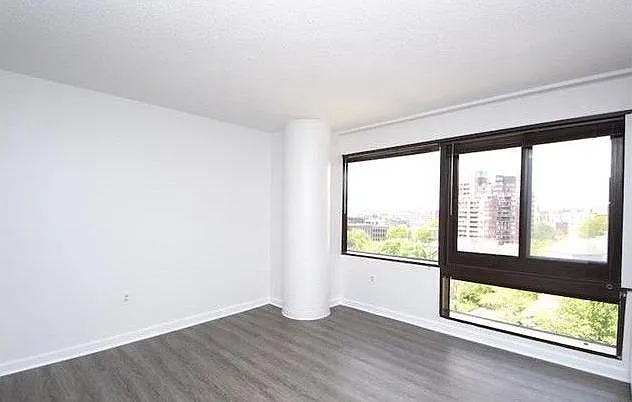 127 Greyrock Pl — Photo 2
