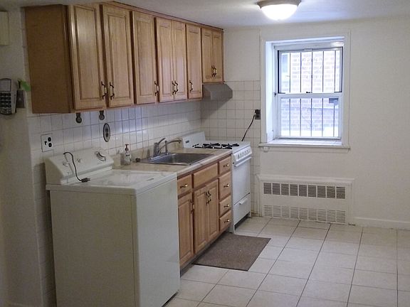 5th image of 157 Bay 47 Street #2