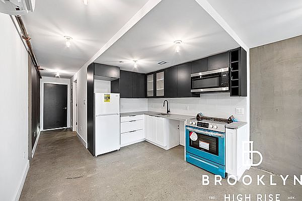 1st image of 21 29th St #611