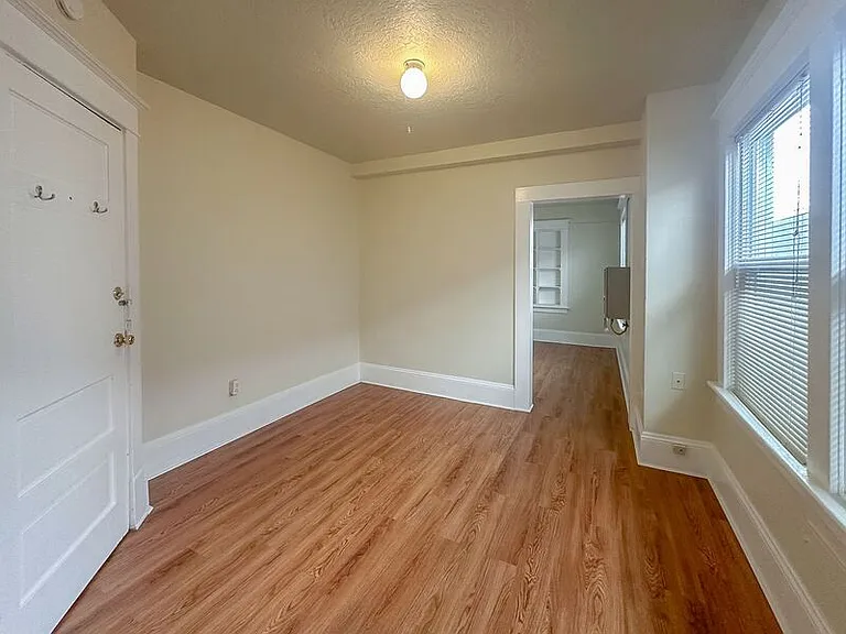 2708 NE Sandy Blvd #2 — Photo 5