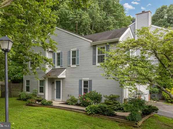 10201 Faire Commons Ct, Burke, VA 22015