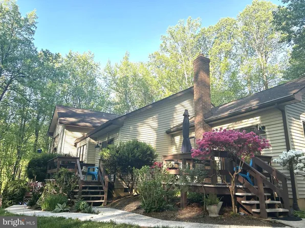 3741 Pinewood Ct, Chesapeake Beach, MD 20732
