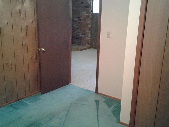 3rd image of 350 W Kelleys Rd