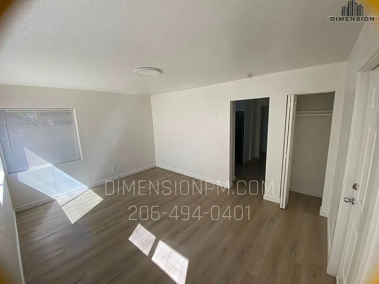 402 W 1st St — Photo 21