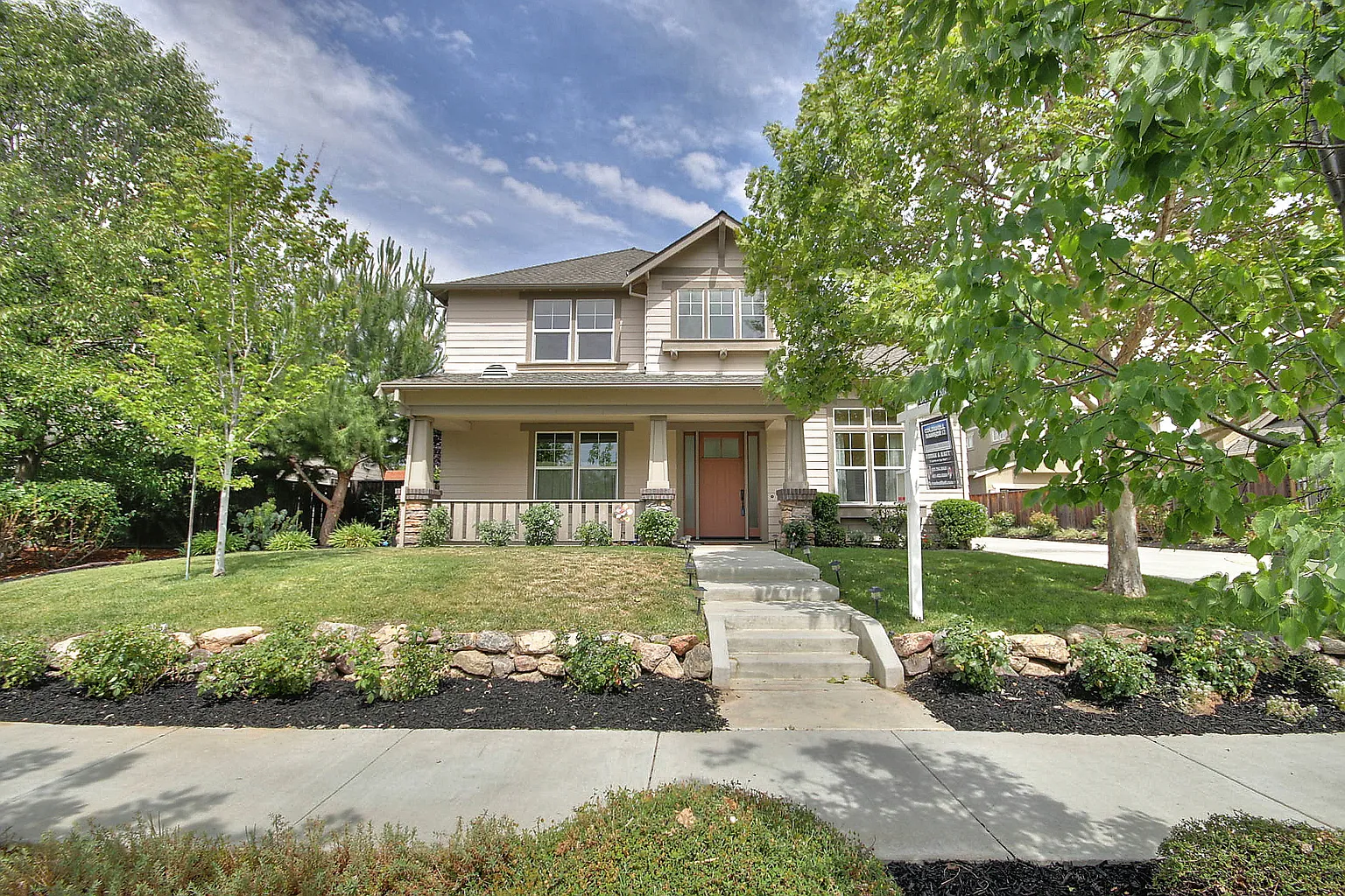 2710 Elston St photo 1