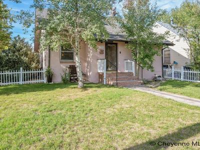 922 W 27th St, Cheyenne, WY, 82001