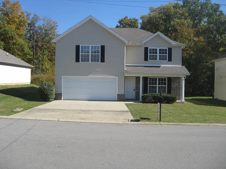 129 Dreville Dr — Photo 1