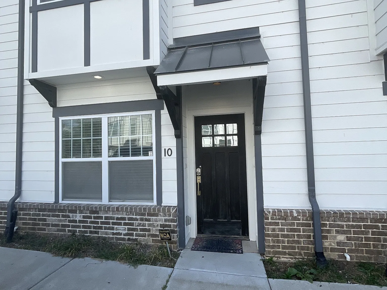3 bed, 4.0 bath, 2171 sqft, $3,700 — Photo 1