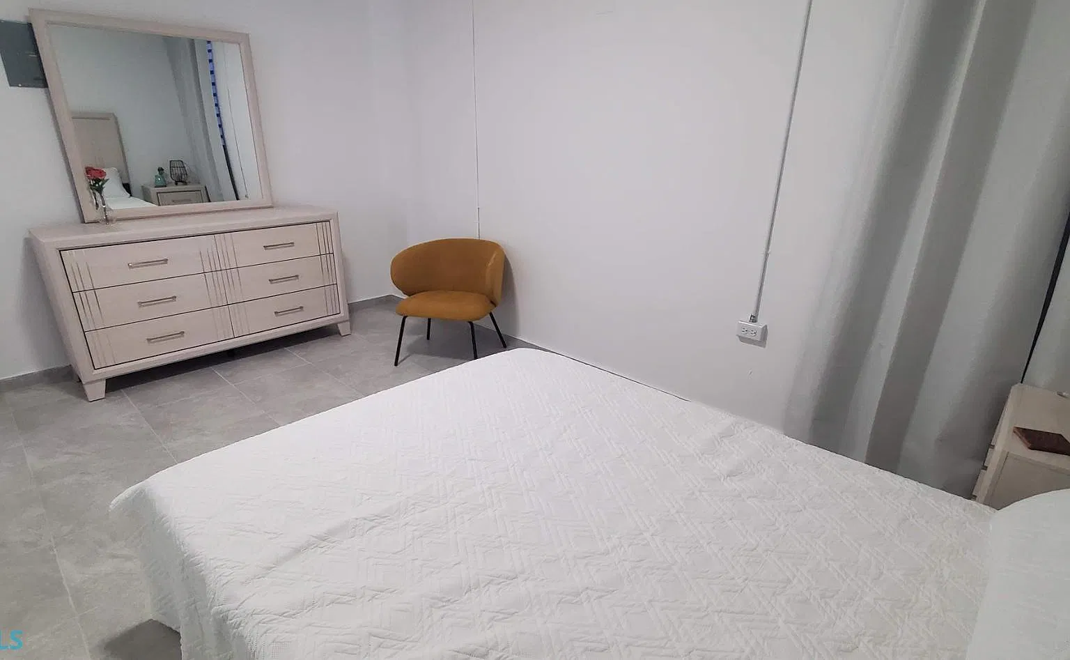 1 bed, 1.0 bath, 500 sqft, $1,050 — Photo 2