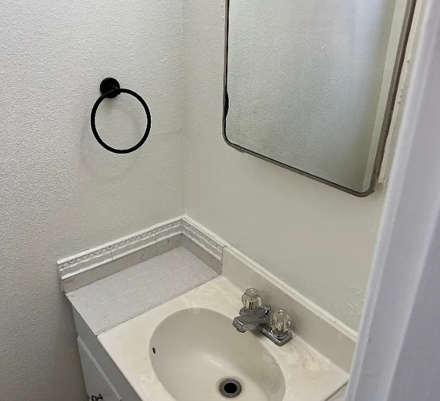 1124 Victor St — Photo 11