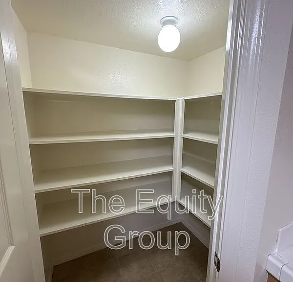 4223 W Walnut Ave #B — Photo 7