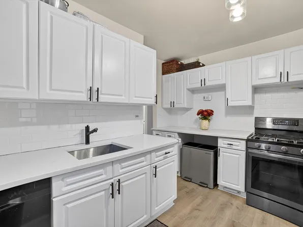 6495 Broadway image 20 of 32