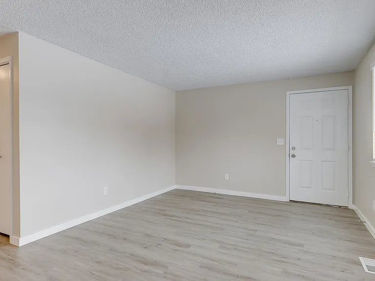 2910 & 2912 S Holden Ave — Photo 4