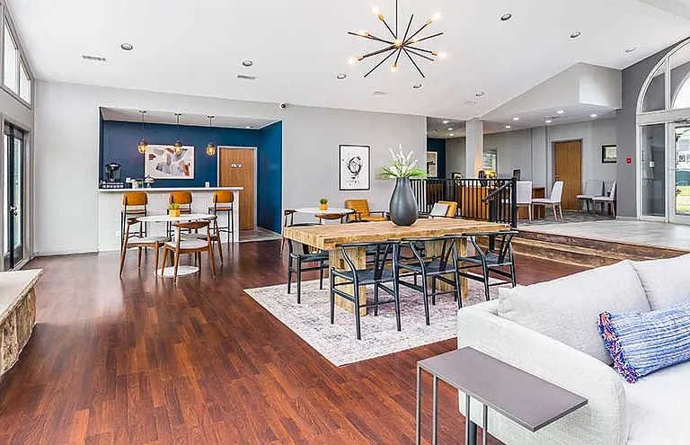 Pembrook Club Apartment Homes — Photo 12