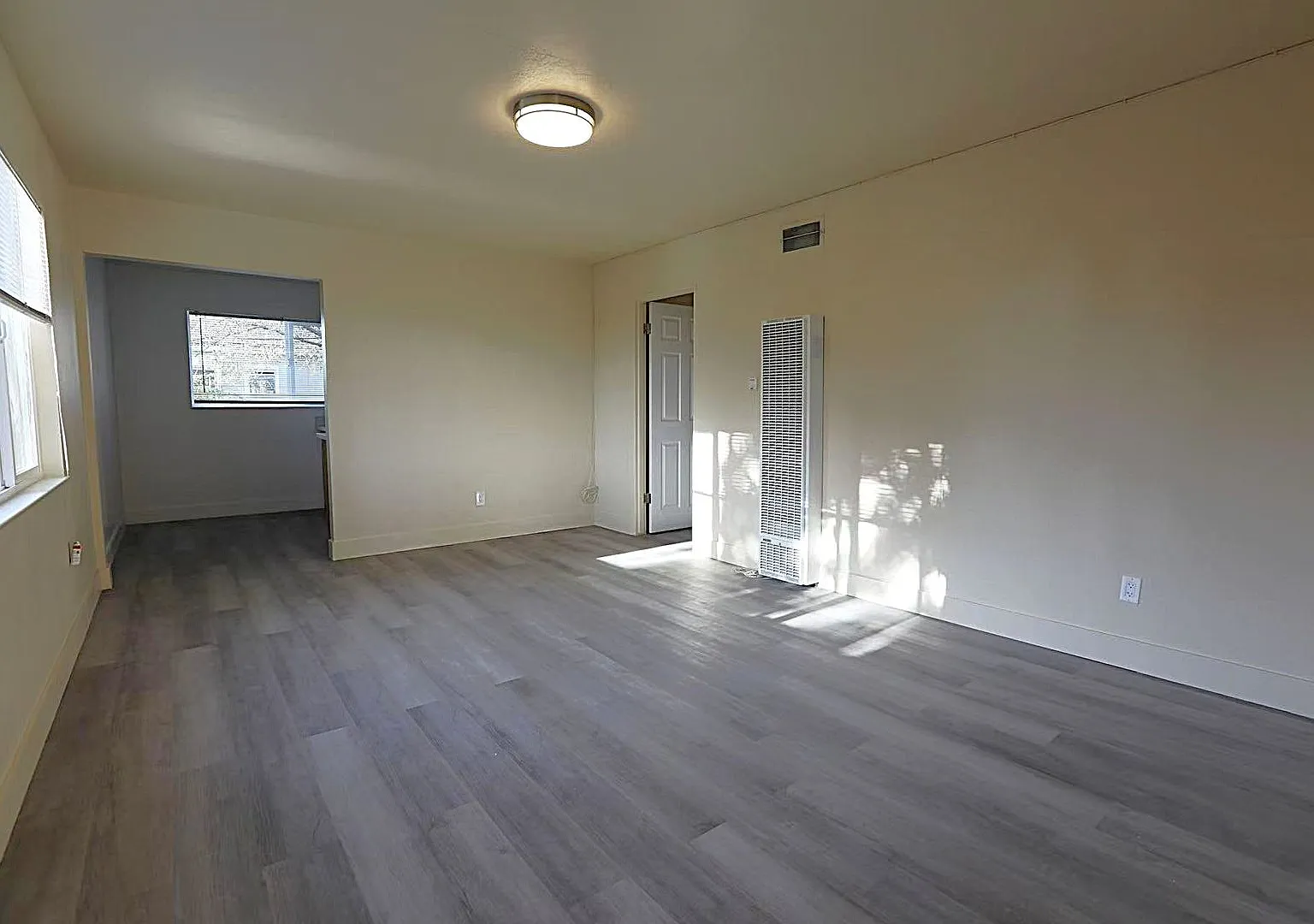 $2,495/month Renovated 2BR/1BA in Prime Berkeley Location (Available Now) — Photo 2