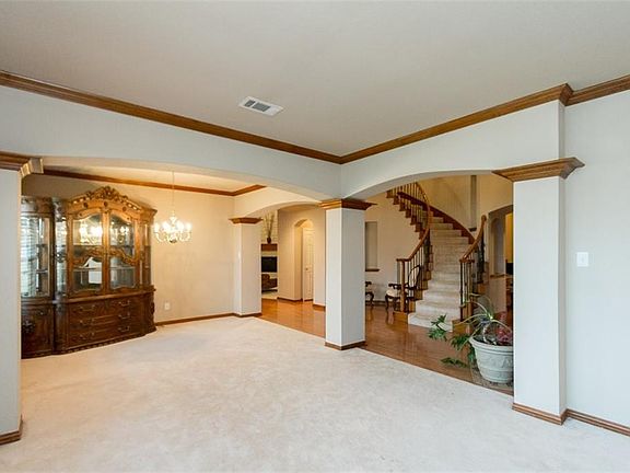 5th image of 500 Lilac Ln