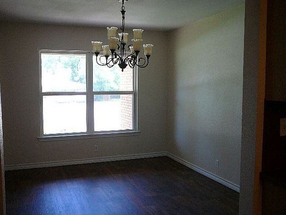 5th image of 510 W Texas Ave