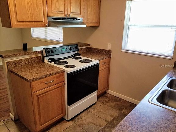 5th image of 1504 Essex Dr