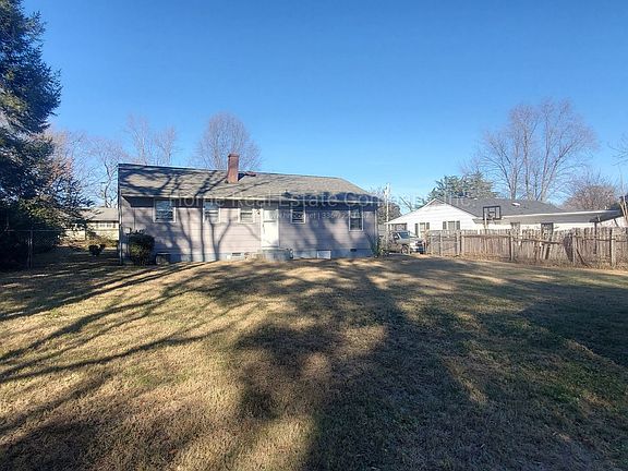 2nd image of 2812 Hermitage Dr