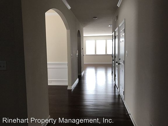 4th image of 1490 Tomkins Knob Dr