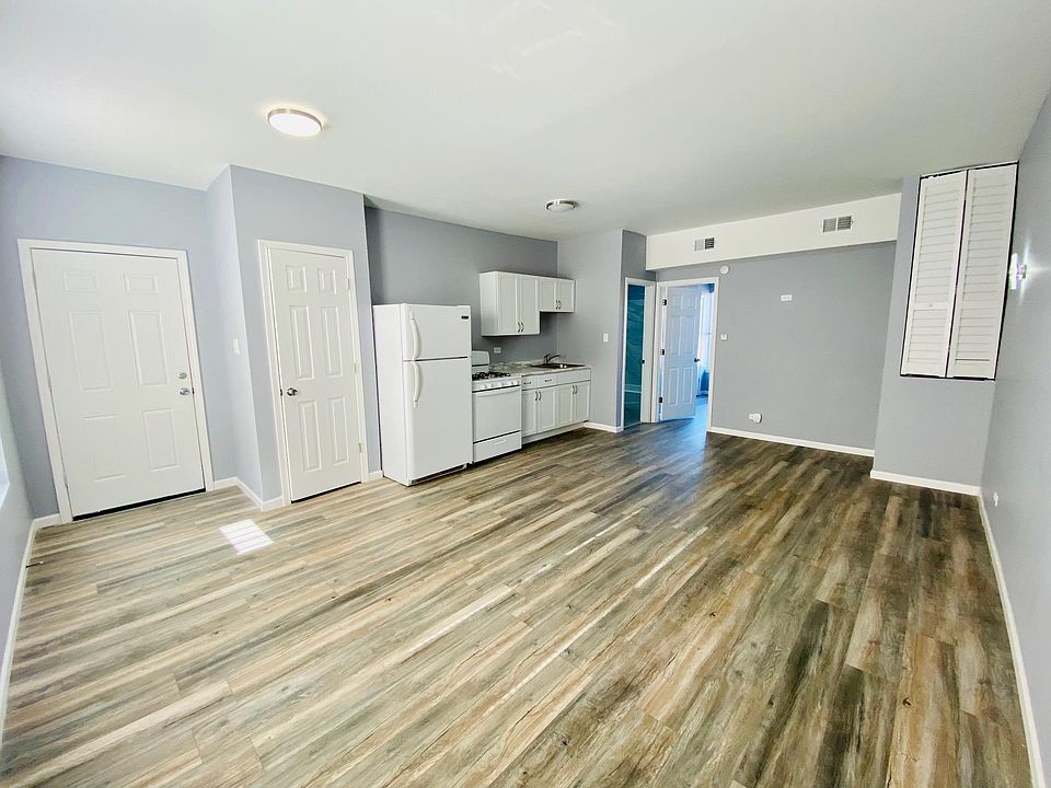 1st image of 4253 S Whipple St #206