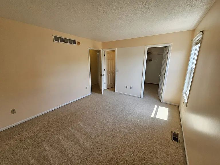 509 Oakfield Dr — Photo 8