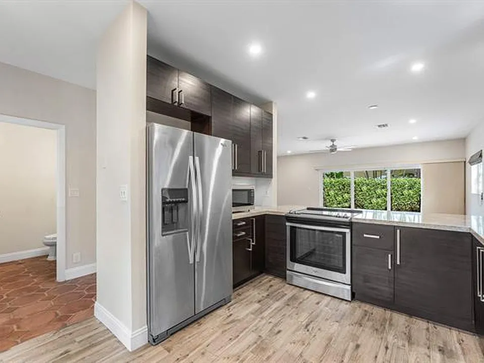 620 NE 9th Ave #Townhouse 4