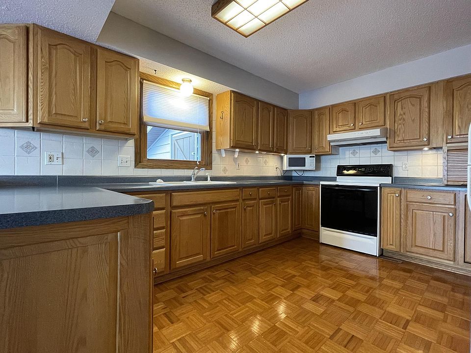 1st image of 602 E 1st St #2