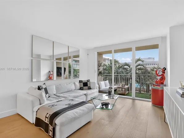 99 SE Mizner Blvd APT 824, Boca Raton, FL 33432