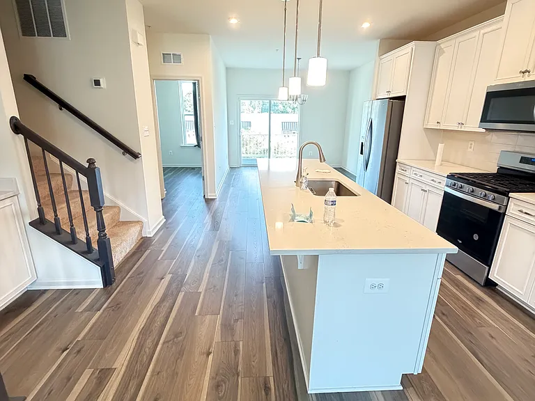 7846 Hope Ct — Photo 13