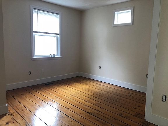 3rd image of 6 Sackville St #1