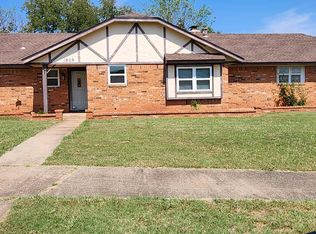 1809 SE 7th St, Moore, OK 73160
