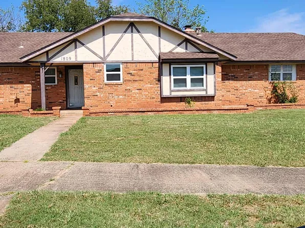 1809 SE 7th St, Moore, OK 73160