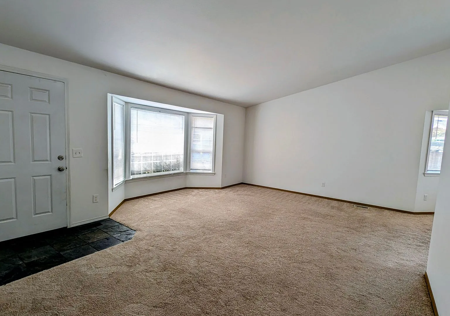 3 Bedroom House in Cul-de-Sac — Photo 2