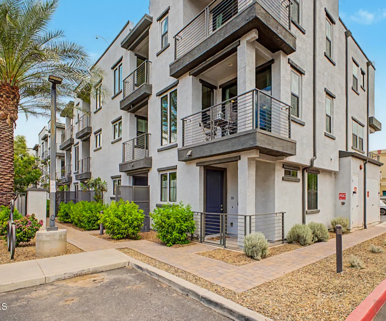 Beautiful Home located in the Heart of Tempe! — Photo 1