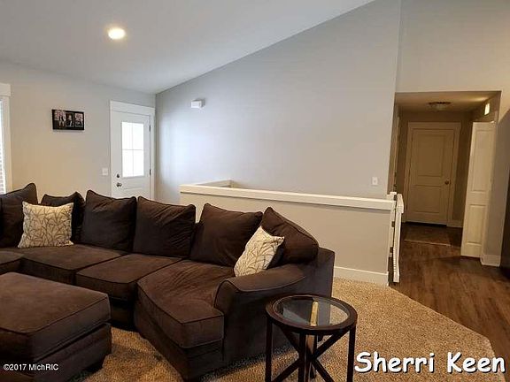 3rd image of 6417 Bradenwood Dr