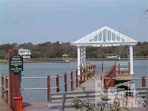3rd image of 418 Marina St