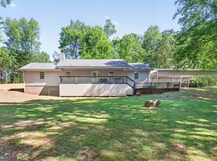386 Ridgewood Dr, Pendergrass, GA 30567