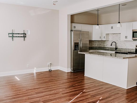 5th image of 317 Fallon Dr