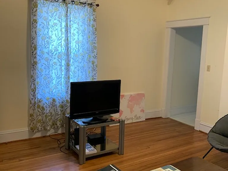 215 N Lewis St — Photo 11