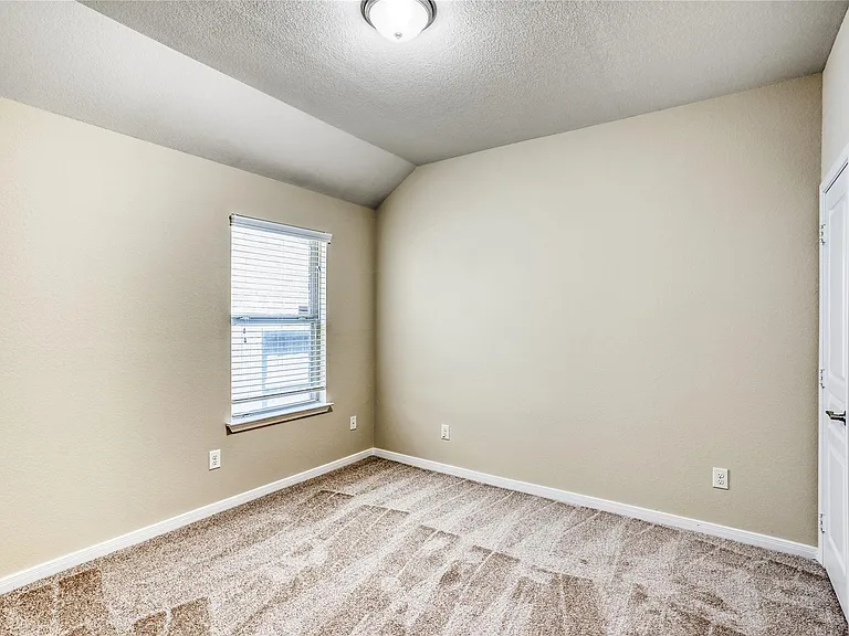 28270 Natalie Bend Rd — Photo 20