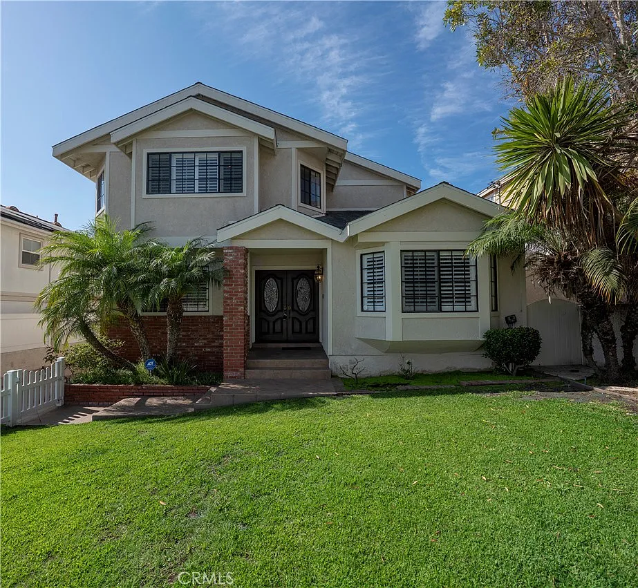 4 bed, 2.5 bath, 2386 sqft, $6,500 — Photo 1