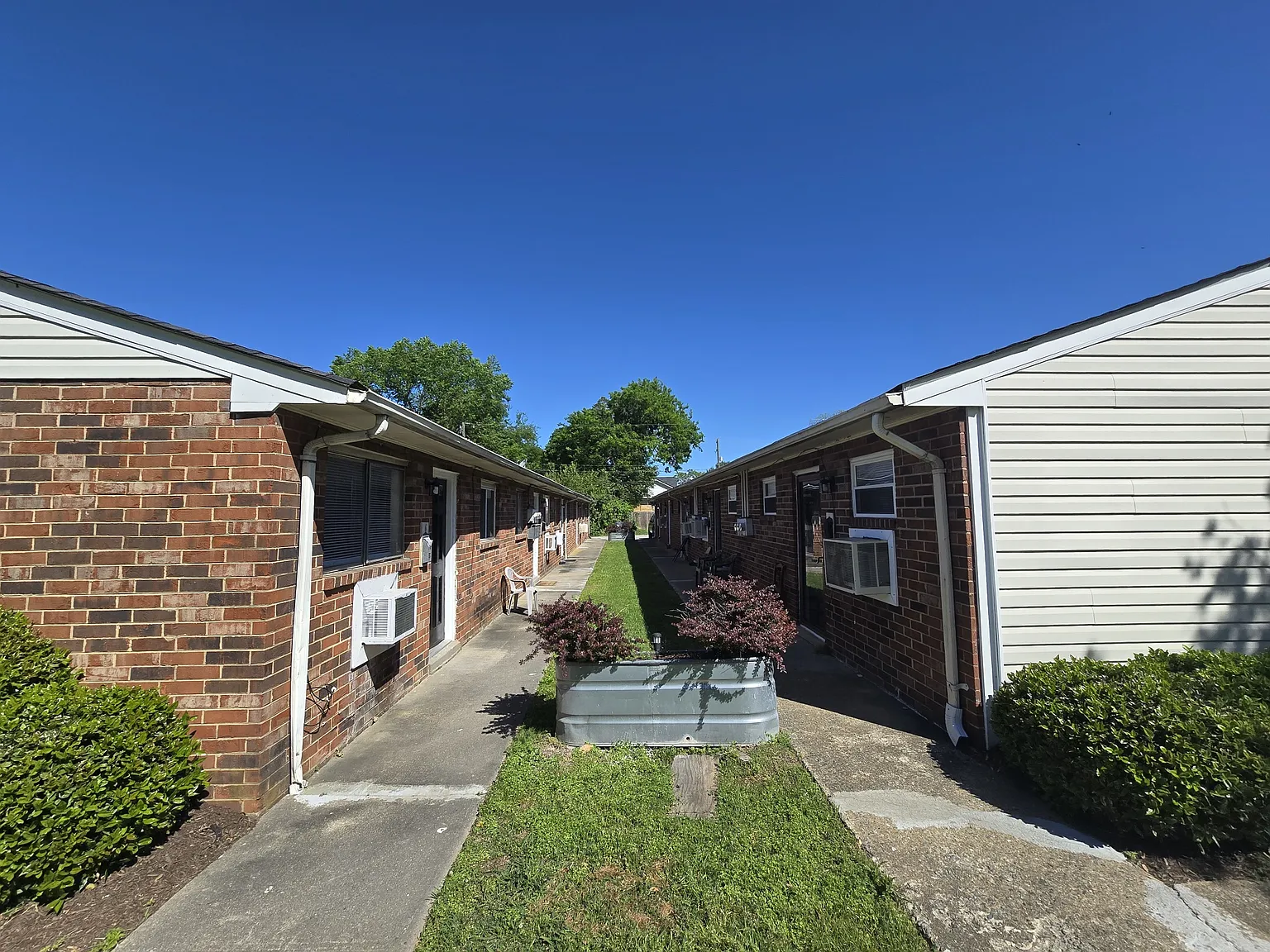 1 bed, 450 sqft, $995 — Photo 2