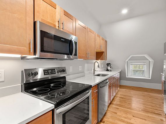 2nd image of 169 Hunnewell Ave #3T