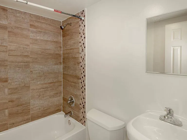 212 Orange St SE #3 — Photo 6