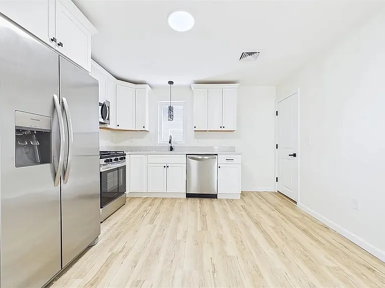33 Crapo St #1 — Photo 3