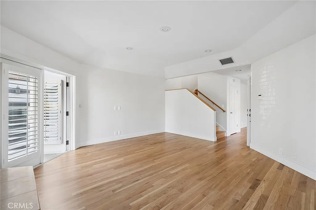 Building Photo - 721 Marigold Ave